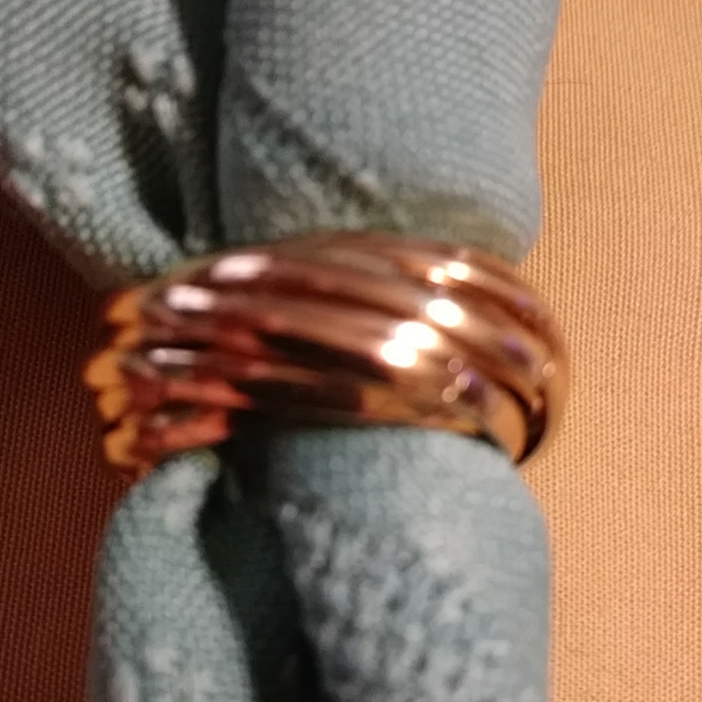 GENUINE *PUZZLE RING*... SIZE 6.